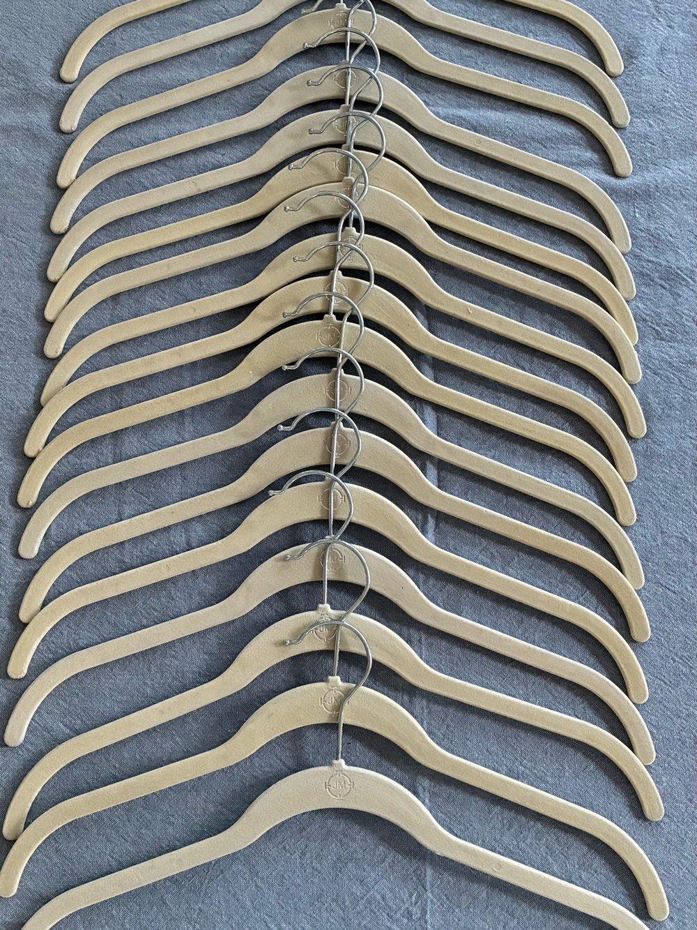 Nonslip Hangers Set of 17